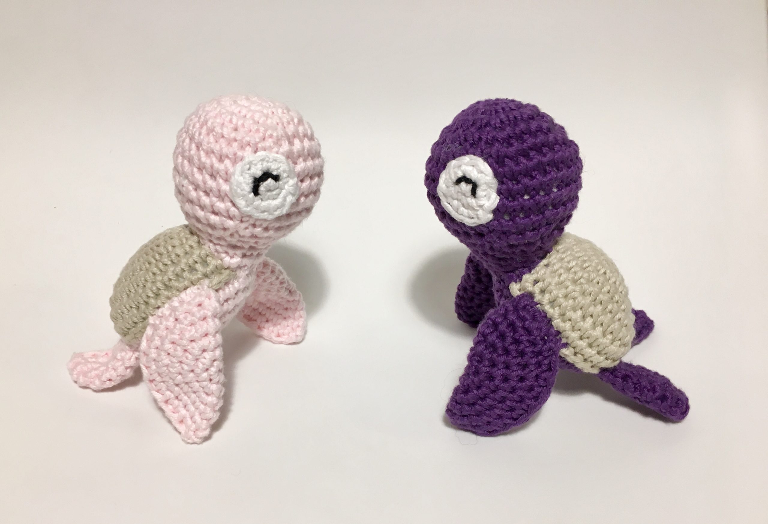 Maggie et Amina les tortues, Tortues marines faites main au crochet, doudou fait main, Peluche pour enfant 100% coton, amigurumi